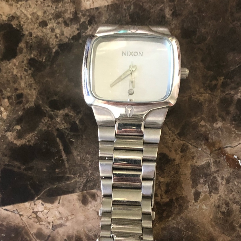 Nixon watch